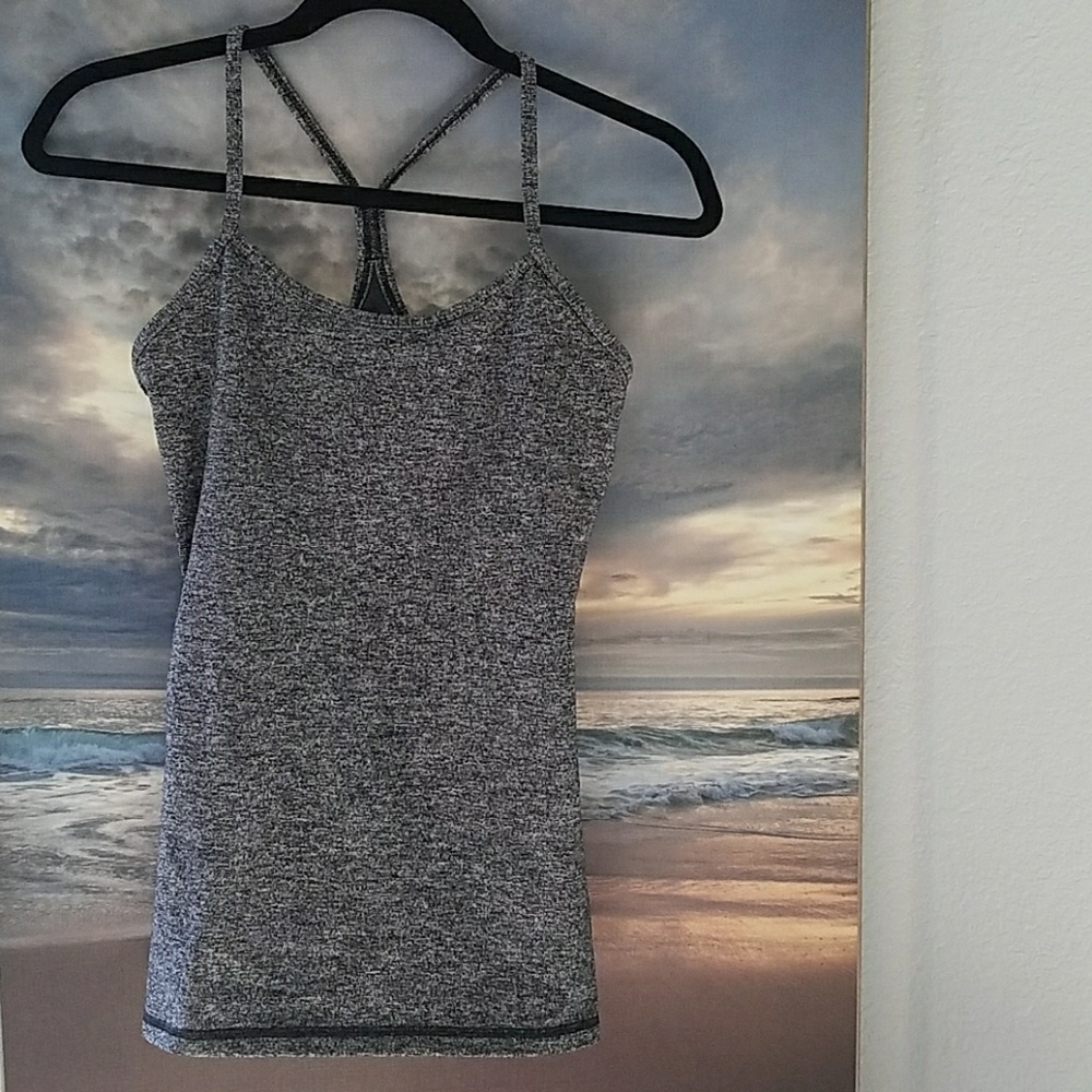 Power Y Lulu yoga top